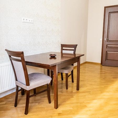 איוונו-פרנקיבסק Мансарда & Апартаменти В Центрі מראה חיצוני תמונה